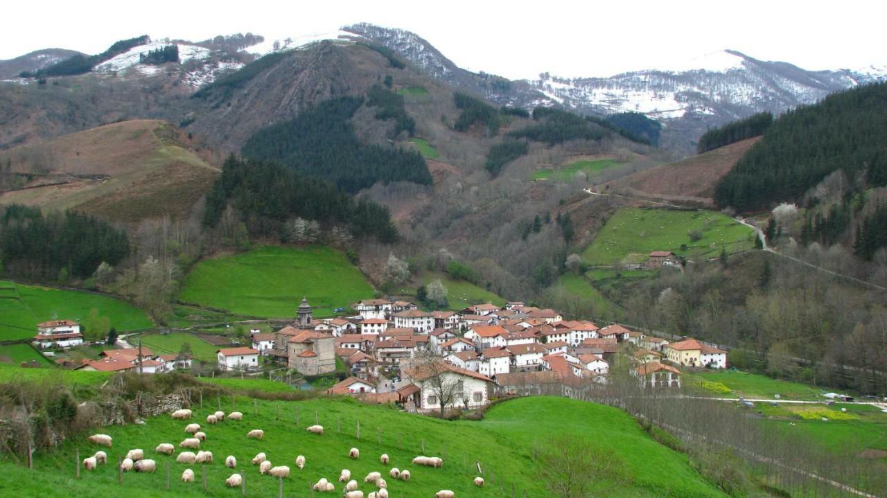 Albergue Olasenea Aterpea Zubieta Exterior photo